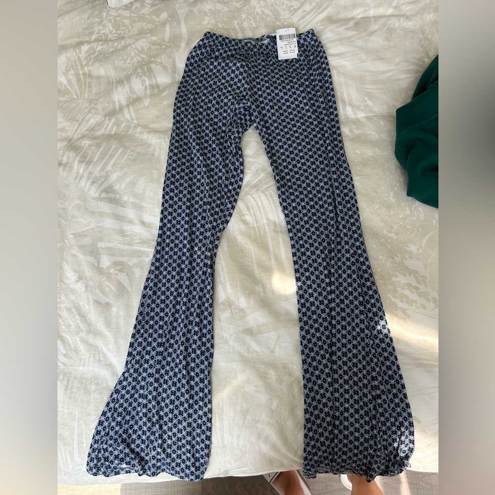 Subdued flare pant US S